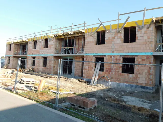 Eladó kereskedelmi és ipari ingatlan Győr, Szabadhegy 41 nm