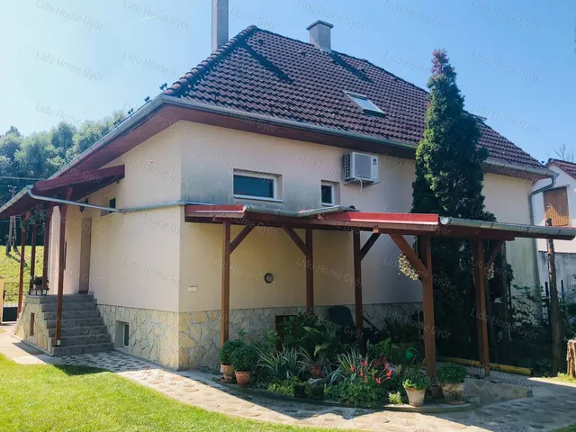 Eladó ház Győr 310 nm