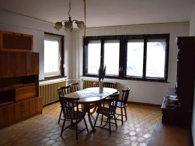 Kiadó ház Győr 200 nm