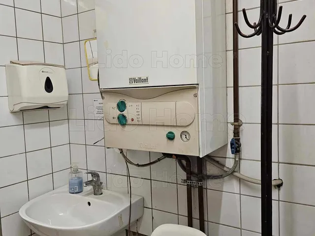 Eladó kereskedelmi és ipari ingatlan Győr, Nádorváros 107 nm