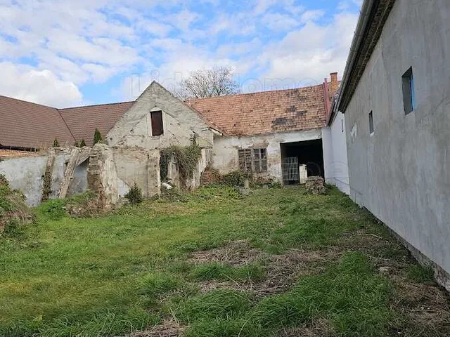 Eladó telek Mosonmagyaróvár, Moson 105 nm