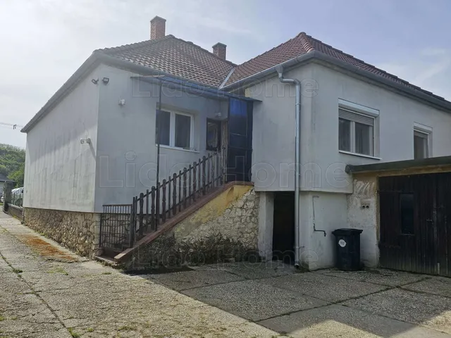 Eladó ház Győrújbarát 120 nm