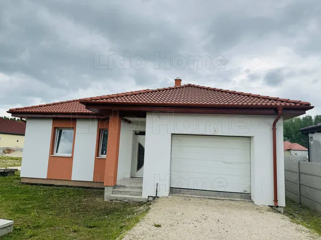 Eladó ház Dunaszeg 130 nm