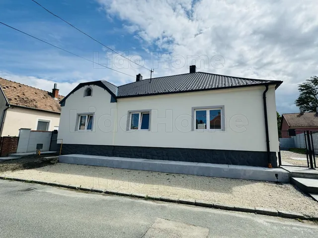 Eladó ház Győrzámoly 45 nm