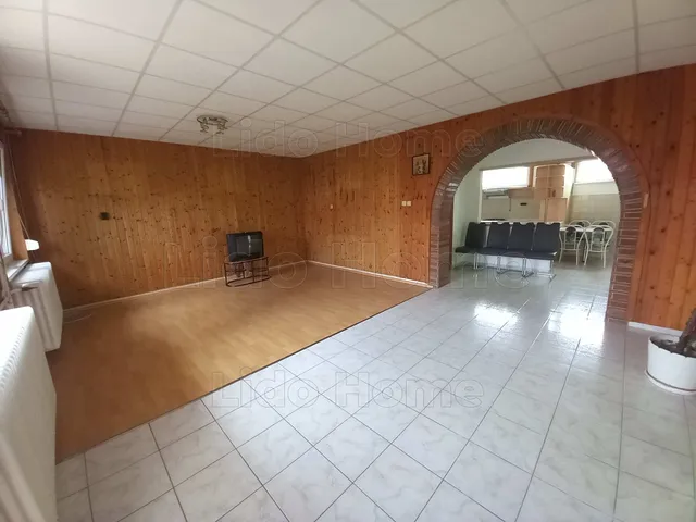 Eladó ház Bana 328 nm