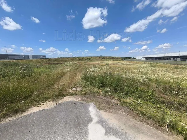 Eladó kereskedelmi és ipari ingatlan Győr 11908 nm