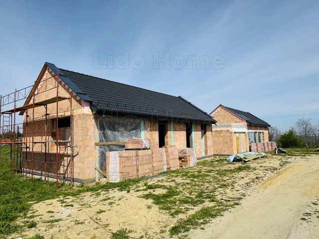 Eladó ház Győrújbarát 109 nm
