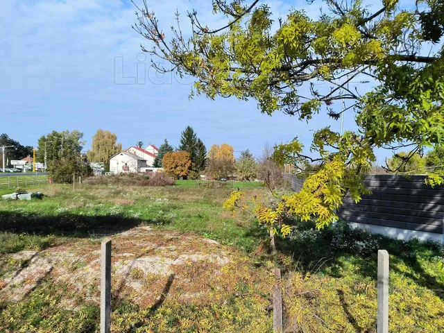 Eladó telek Győr 1250 nm