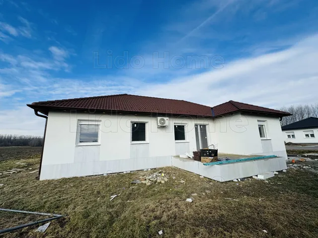 Eladó ház Győrladamér 127 nm