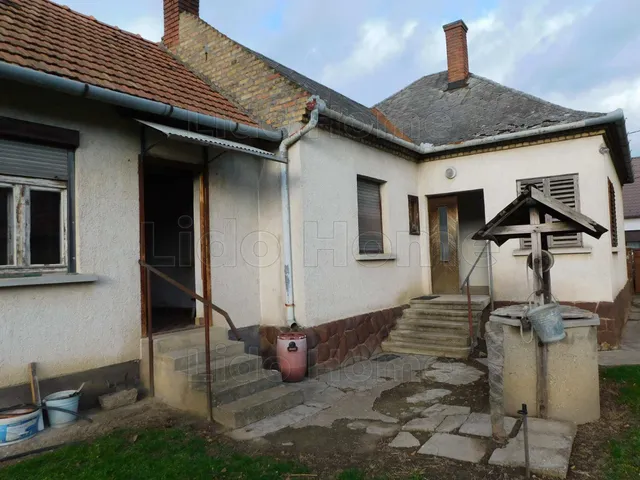 Eladó ház Győrújbarát 88 nm