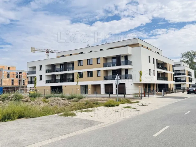 Eladó kereskedelmi és ipari ingatlan Győr, Révfalu 62 nm