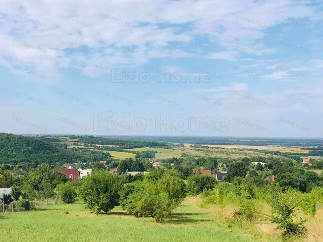 Eladó telek Győrújbarát 2913 nm