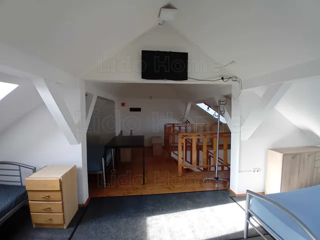 Eladó kereskedelmi és ipari ingatlan Győr, Gyárváros 180 nm