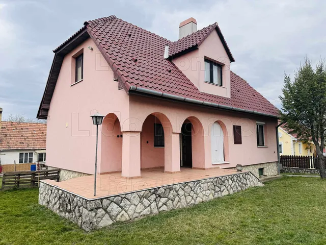 Eladó ház Győrság 123 nm