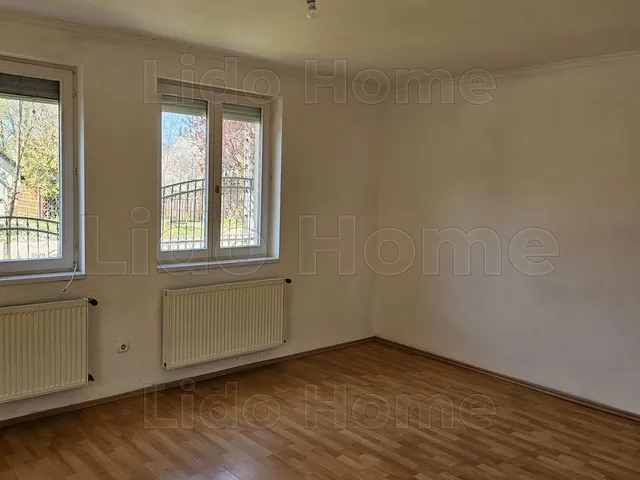 Eladó ház Gönyű 140 nm