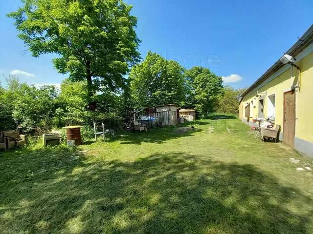 Eladó mezőgazdasági ingatlan Bőny 230 nm