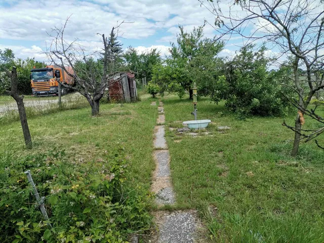 Eladó mezőgazdasági ingatlan Győr 10 nm