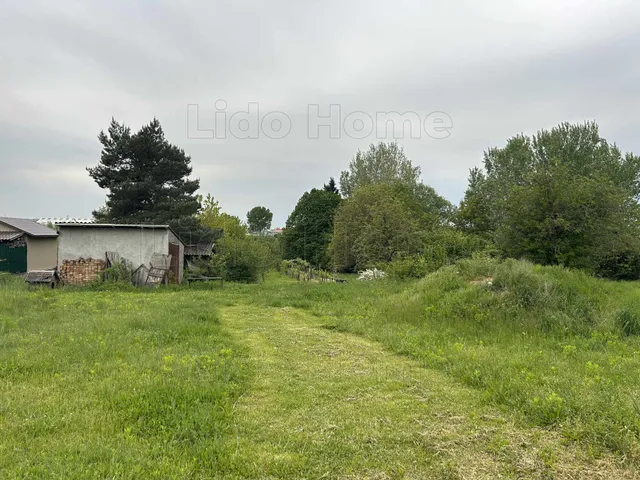 Eladó telek Győr 2067 nm