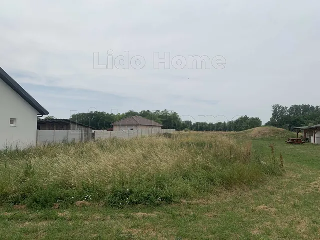 Eladó telek Mosonszentmiklós 1644 nm