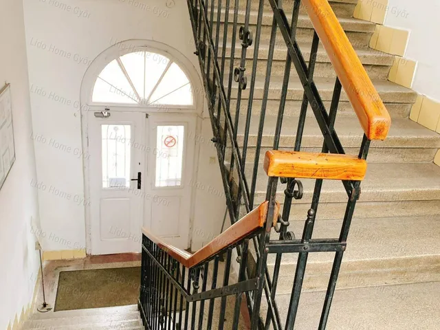 Eladó ház Győr 600 nm