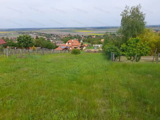 Eladó telek Győrújbarát 1000 nm