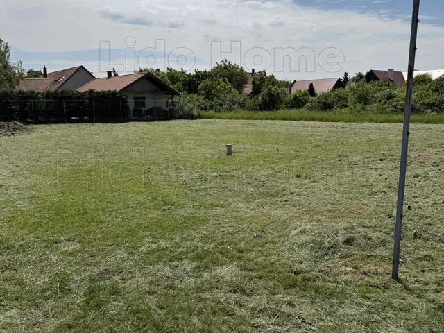 Eladó telek Gönyű 1089 nm
