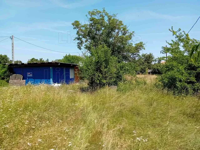 Eladó mezőgazdasági ingatlan Győr 1563 nm