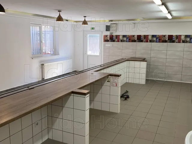 Kiadó kereskedelmi és ipari ingatlan Győr, Nádorváros 107 nm