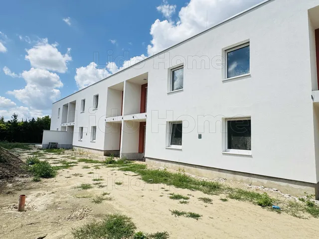 Eladó kereskedelmi és ipari ingatlan Győr, Szabadhegy 55 nm