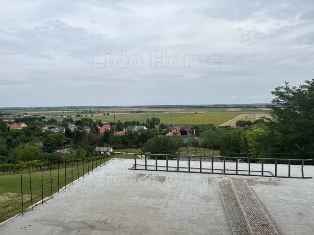 Eladó ház Győrújbarát 155 nm