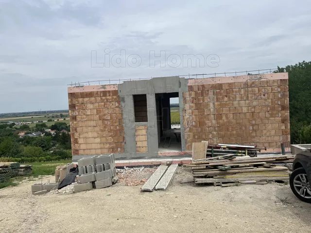 Eladó ház Győrújbarát 155 nm