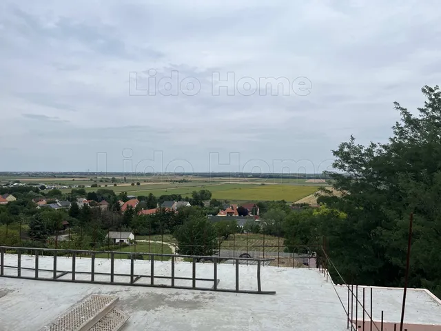 Eladó ház Győrújbarát 155 nm