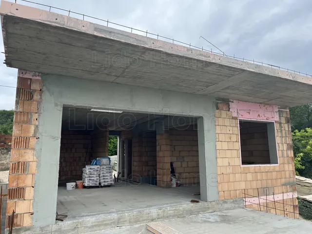 Eladó ház Győrújbarát 155 nm