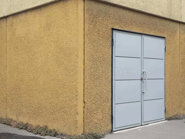 Kiadó garázs Győr, Nádorváros 18 nm