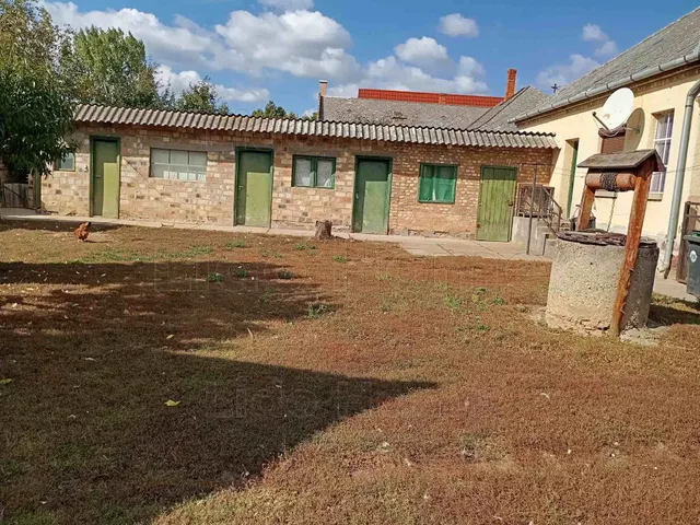 Eladó ház Lázi 80 nm