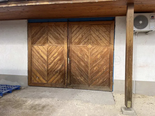 Kiadó kereskedelmi és ipari ingatlan Győrújfalu 120 nm