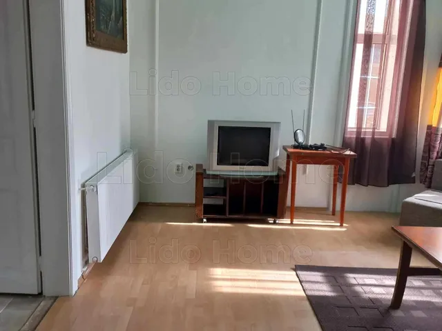 Eladó kereskedelmi és ipari ingatlan Fertőszentmiklós 424 nm