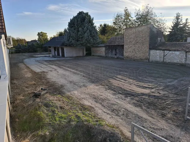 Eladó telek Győrújfalu 1098 nm