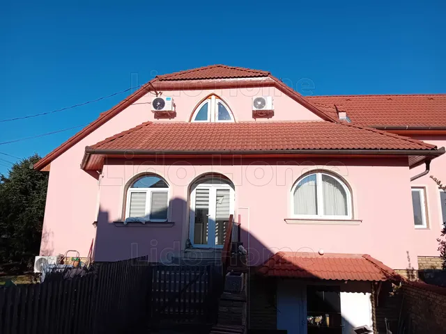 Eladó ház Győr, Bácsa 287 nm