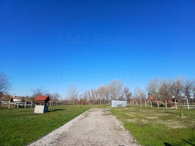 Eladó telek Kunsziget 2000 nm