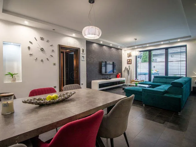 Eladó ház Levél 185 nm