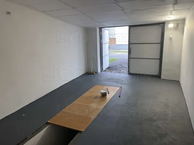 Eladó garázs Győr 18 nm