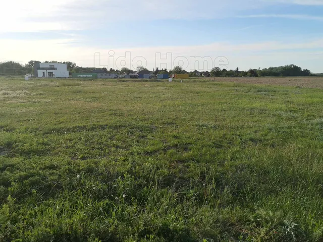 Eladó telek Vámosszabadi 349 nm