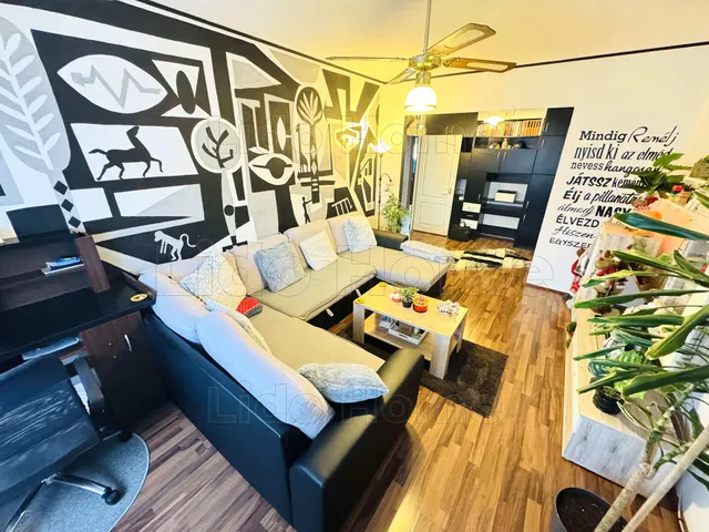 Eladó lakás Győr, Adyváros 62 nm