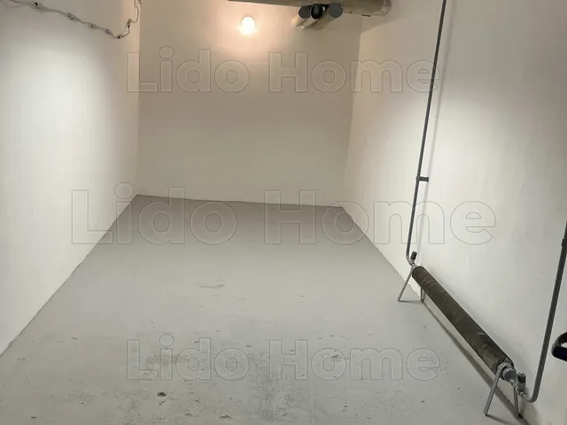 Eladó garázs Győr 13 nm