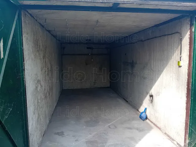 Eladó garázs Győr 13 nm