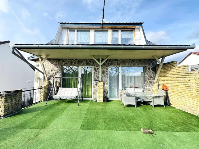 Eladó ház Győrzámoly 195 nm