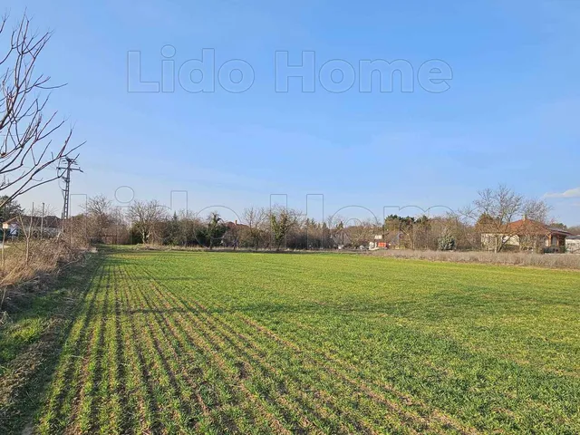 Eladó telek Győrújbarát 10583 nm