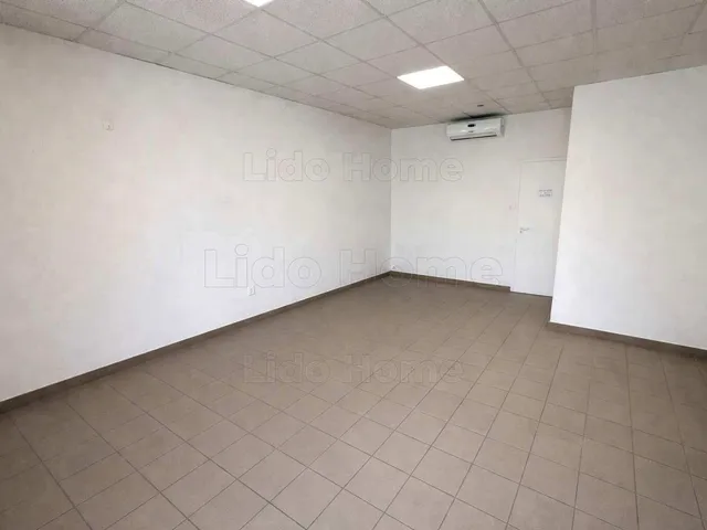 Kiadó kereskedelmi és ipari ingatlan Győr, Nádorváros 48 nm