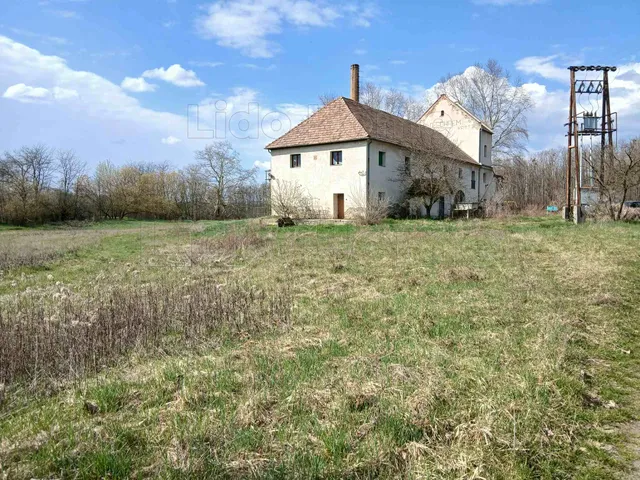 Eladó kereskedelmi és ipari ingatlan Gic 642 nm